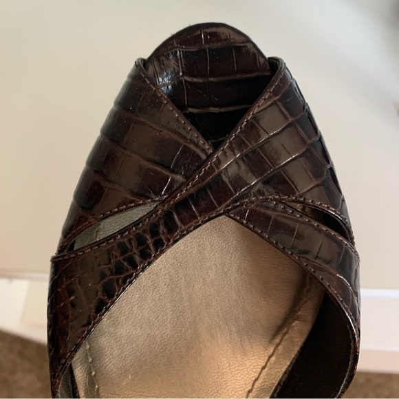 Brown Ann Taylor Faux Snakeskin Heels, size 8, Ankle Strap, Small Platform - Picture 5 of 10